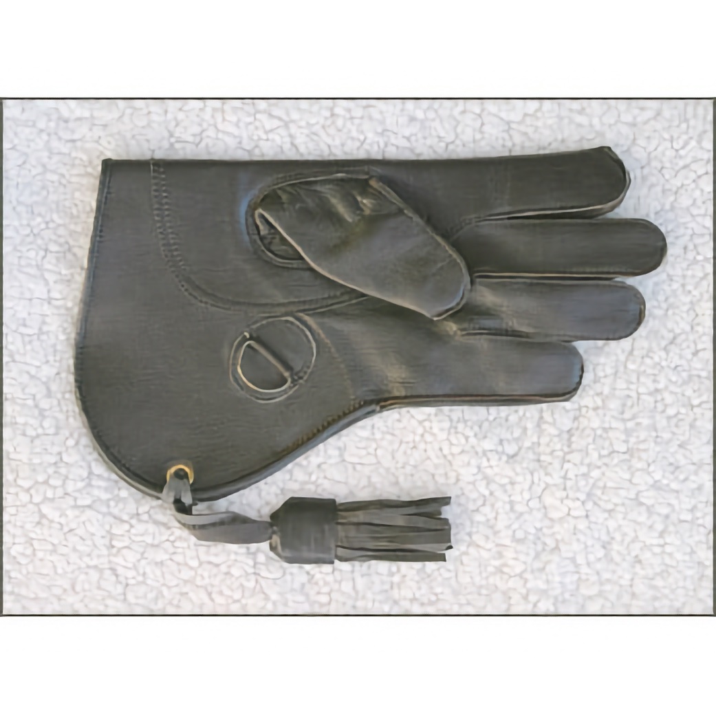 Glove: Goat Skin "The Traditional" Short Cuff Color: Dark Brown