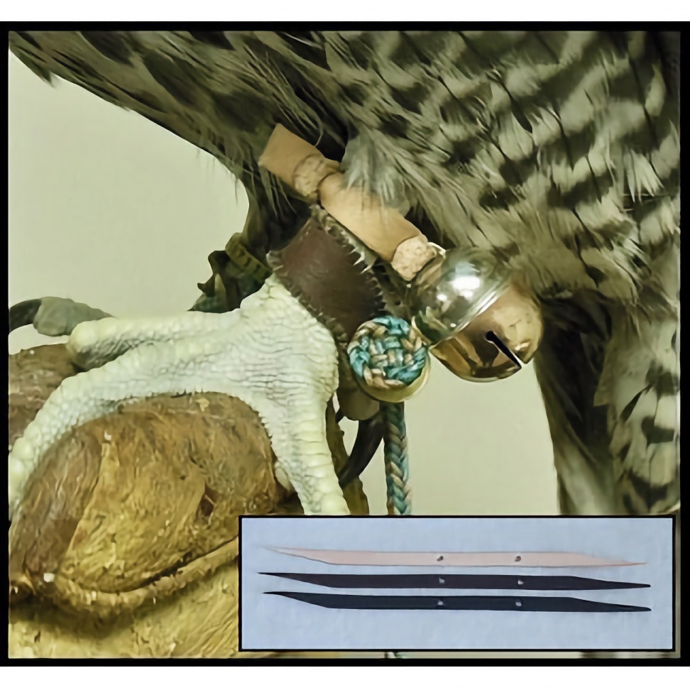 Western Sporting Falconry -: Leather Hole Punch with Hardened Cutting Edge  - Perfectly Round Anklet Holes